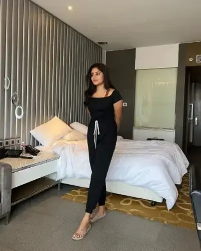 Call Girls Partapgarh Cash On Delivery
